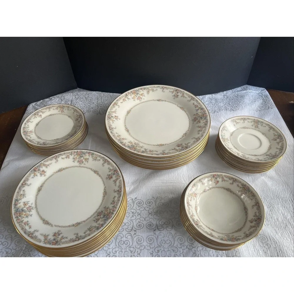 Noritake Ivory China #7246 Gallery 30 Piece Set Floral Gold Trim Dishes /Bowls